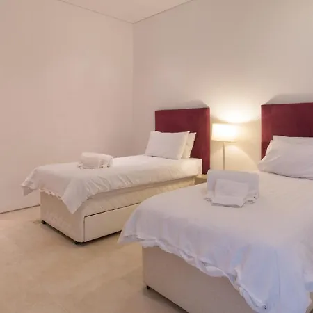Sleeps 8 Pool Air Con T480194 * Vale do Lobo