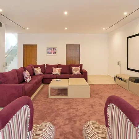 Sleeps 8 Pool Air Con T480194 Villa