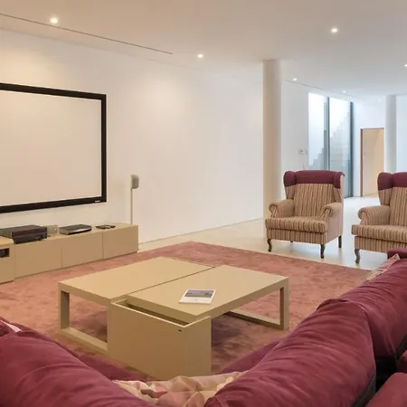 Sleeps 8 Pool Air Con T480194 *