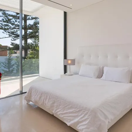 Villa Sleeps 8 Pool Air Con T480194