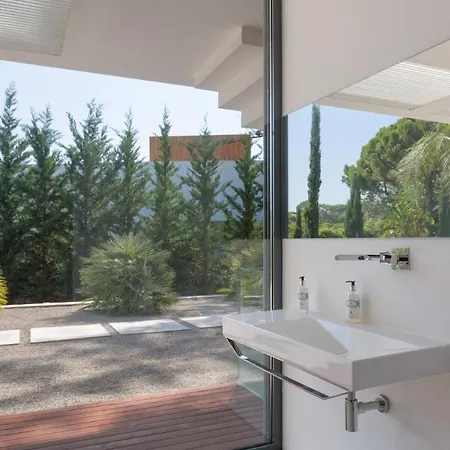 Sleeps 8 Pool Air Con T480194