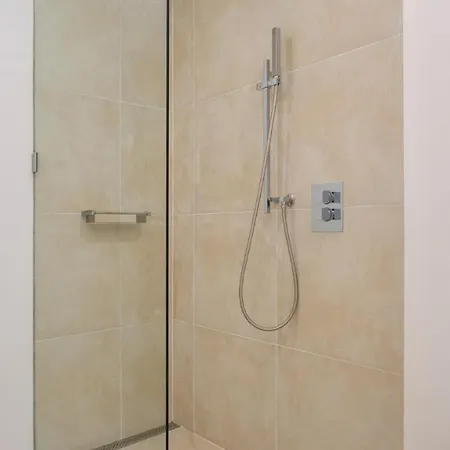 Sleeps 8 Pool Air Con T480194 *
